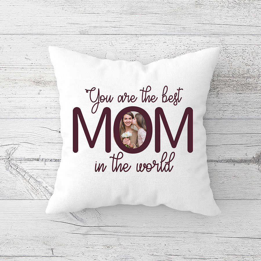 World the best mom Personalized Cushion