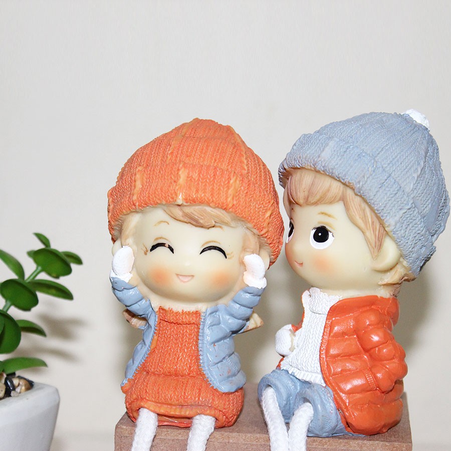 Cute Romantic Love Hanging Leg Couple Showpieces